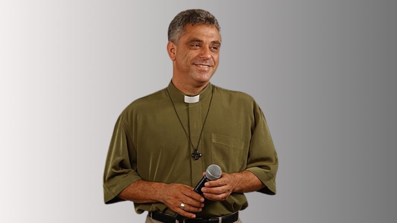 Padre Léo: Contador de histórias. Padre Léo: Contador de histórias.