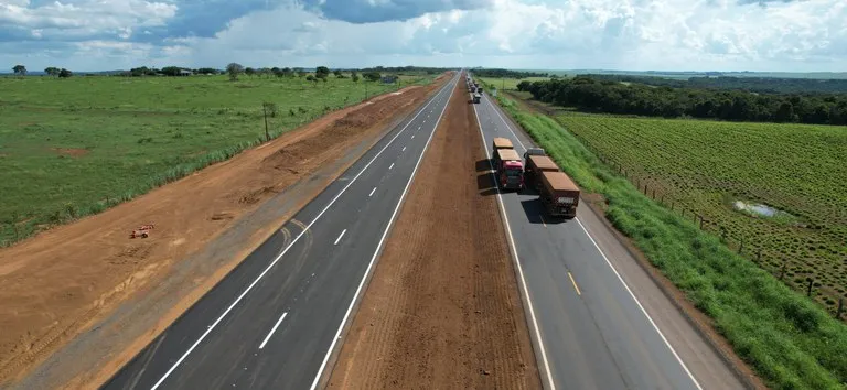 Obras na BR-163 prometem reduzir tempo de viagem em 27%: Entenda o impacto Obras na BR-163 prometem reduzir tempo de viagem em 27%: Entenda o impacto