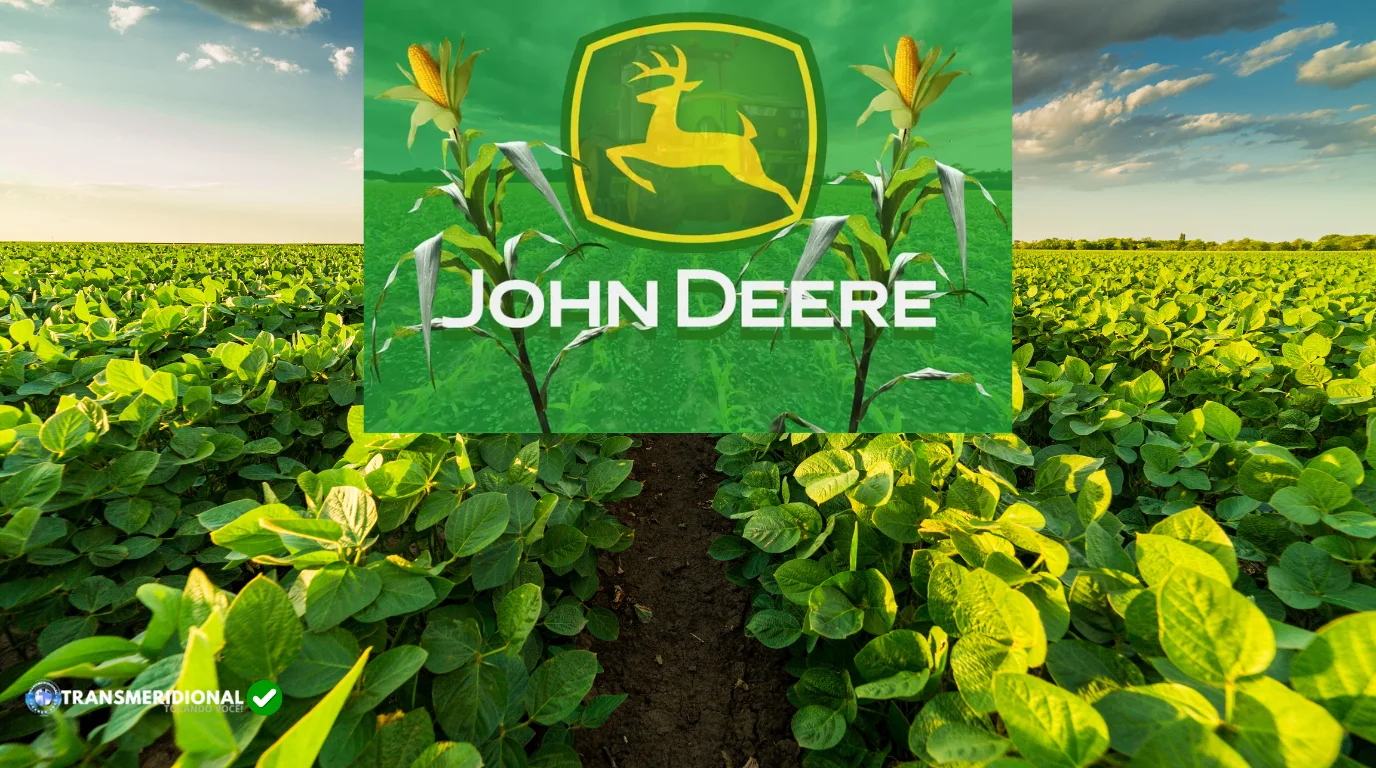 Logo da John Deere em meio a lavoura de soja  style=